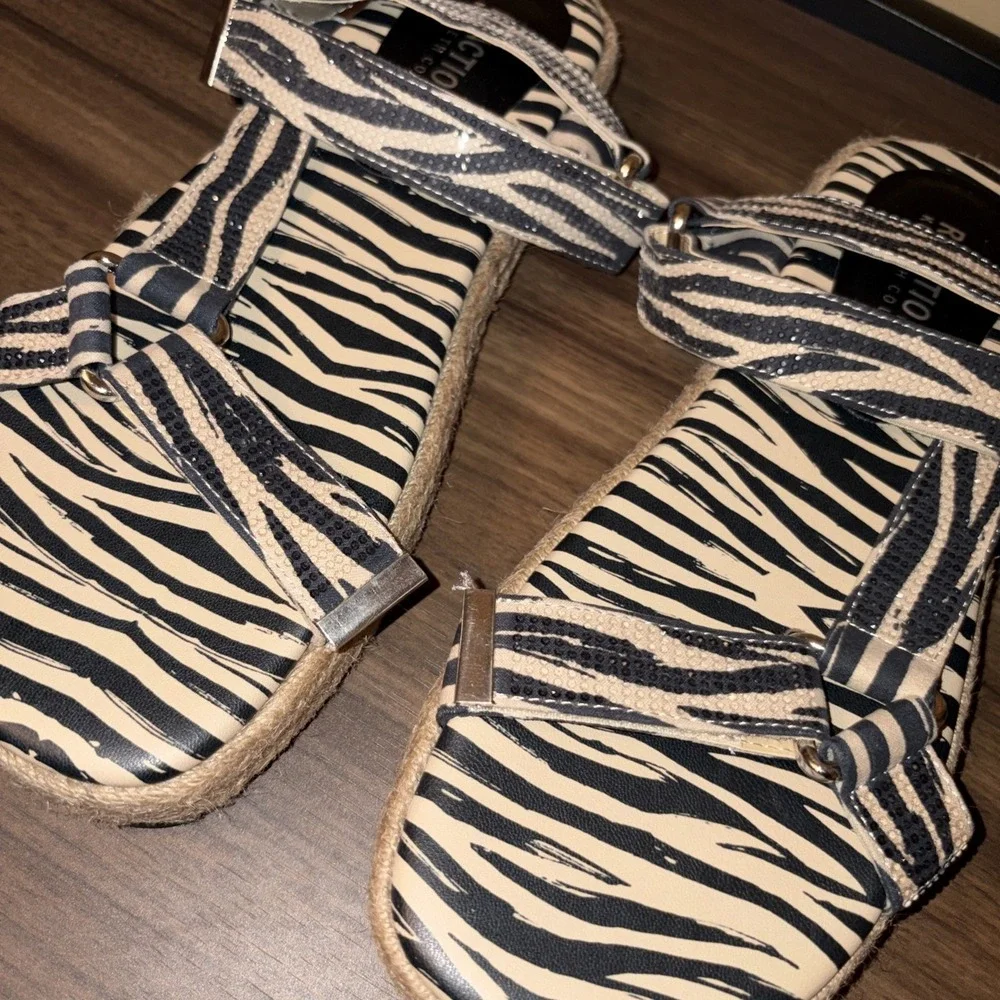 Kenneth Cole new without
